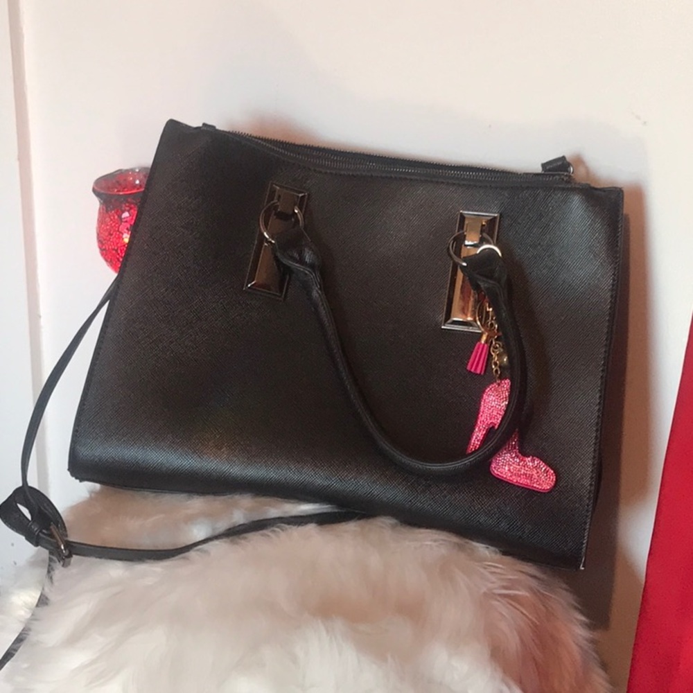 “EUC”🖤ALDO 🖤 LG TOTE . . .